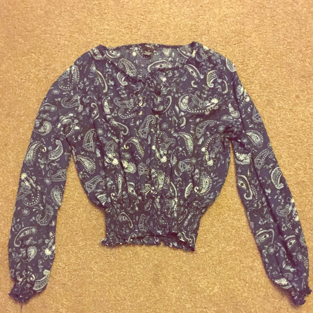 Long sleeve crop top